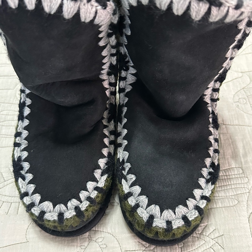 Mou Black Suede Shearling-Trim Moccasin Boots - Picture 3 of 15